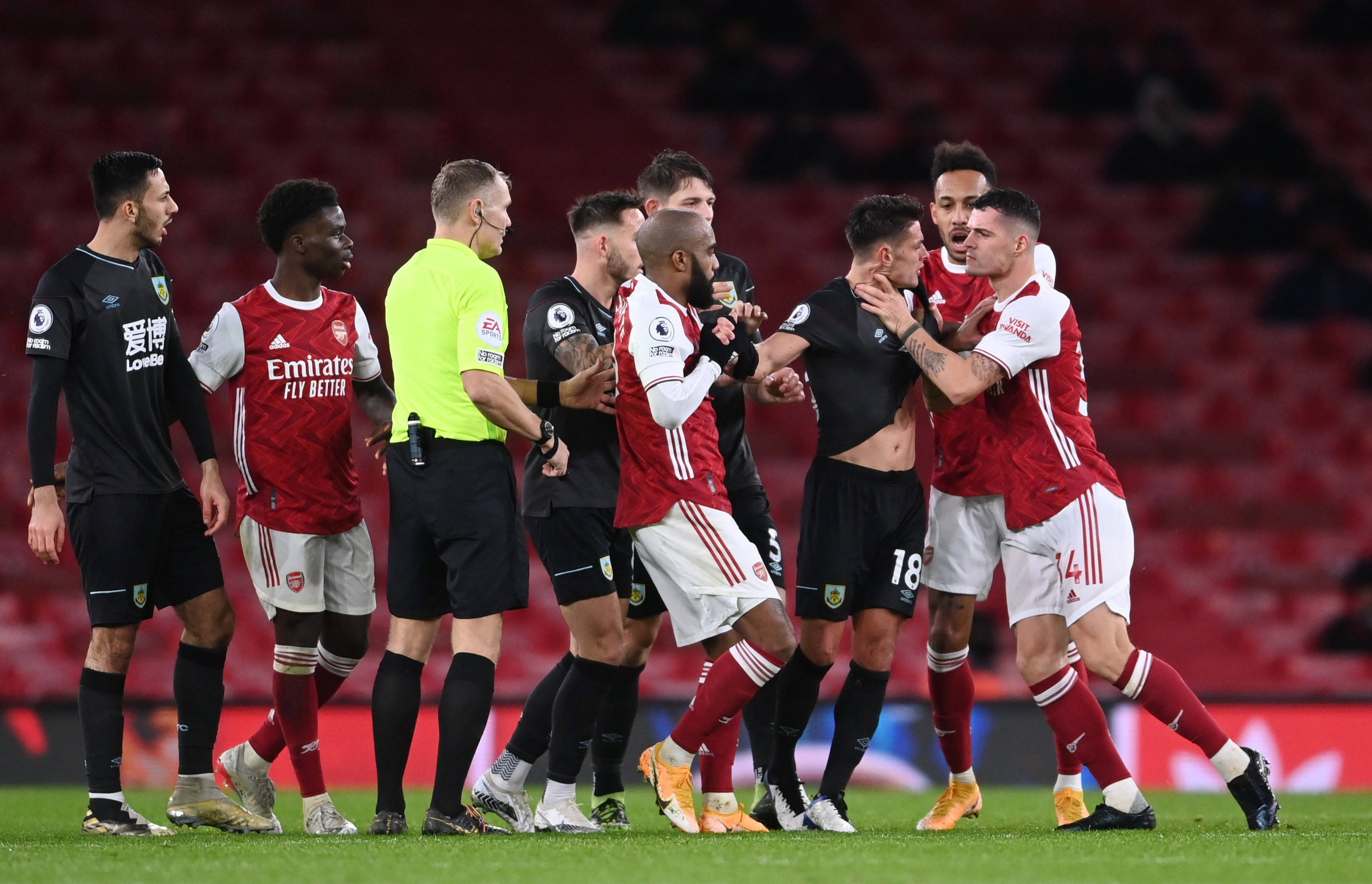 比赛中的亮 比赛中的亮